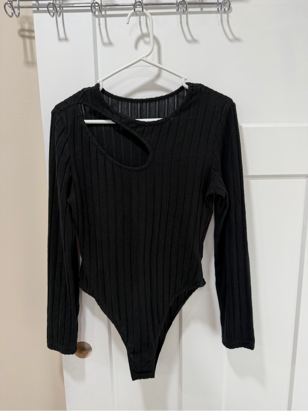 SHEIN Black Ribbed Long-Sleeve Crewneck Bodysuit with Cutout